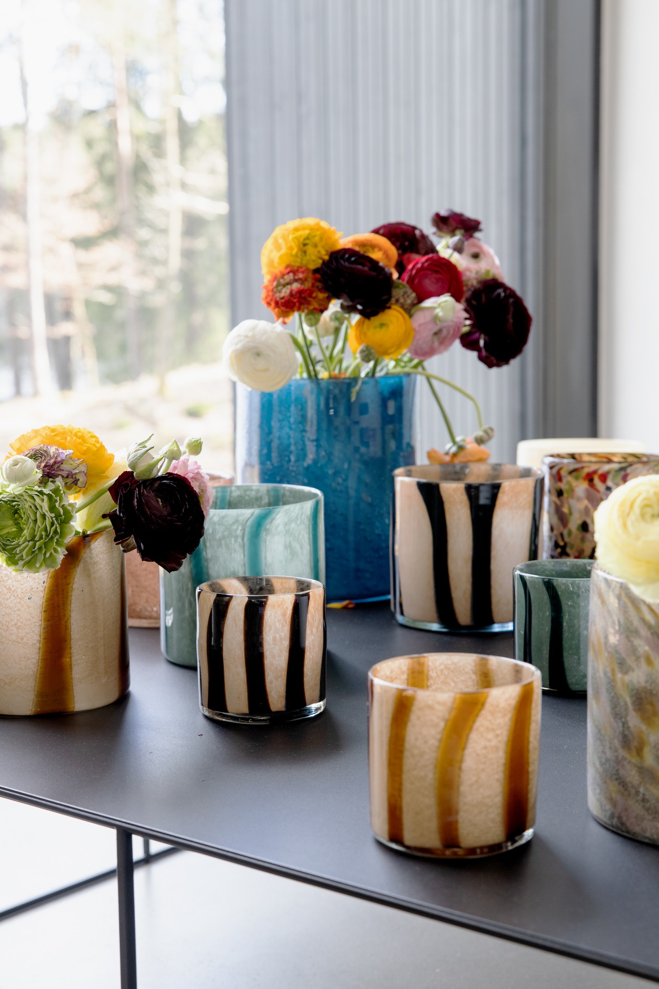 バイオン Byon Pom Pom クッション 45x45cm Byon | バイオン からのPom Pom クッション 45x45 cm